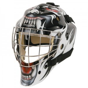 Vaughn 7700 Certified Cat Eye Goalie Mask w/Graphics.